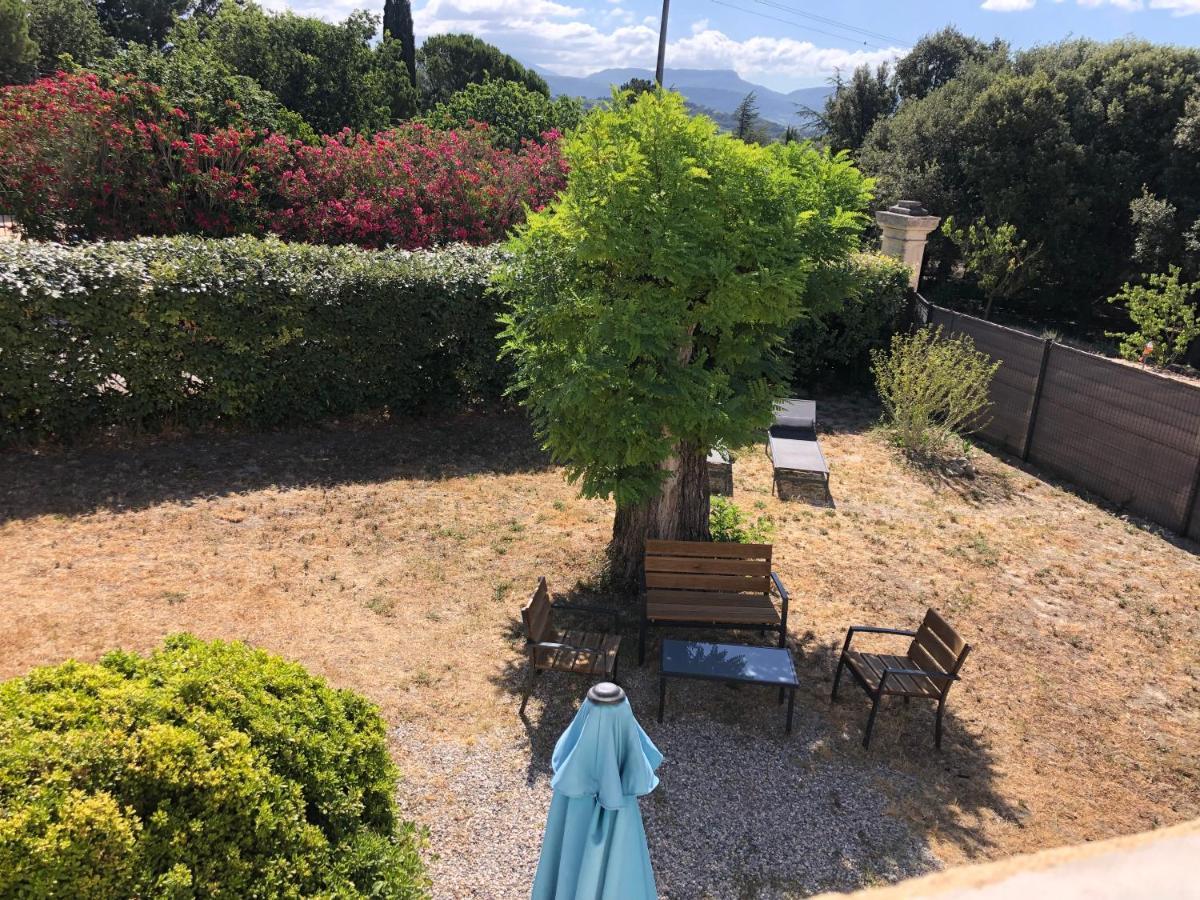 Castel Mireio Gites Cairanne Exterior foto